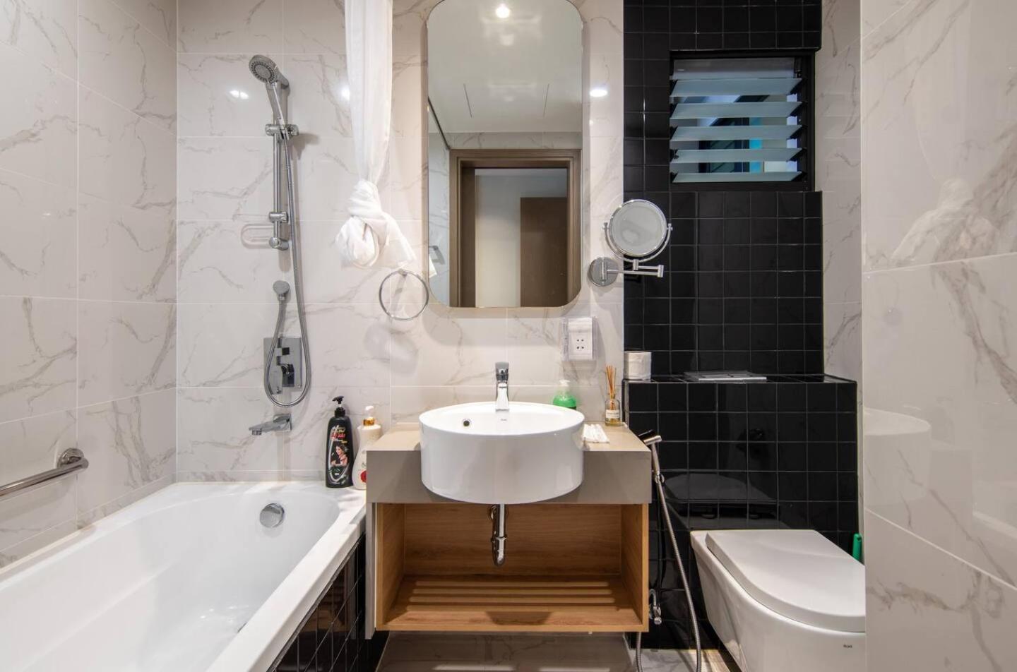 Luxury 2 Or 3Br Apartment In Dist 1 N Pool, Gym, Airport Pickup Hô Chi Minh-Ville Extérieur photo